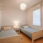 Spacieux 70m², Piscine, Parking, Pres Et Commerces - Fr-1-788-38 *