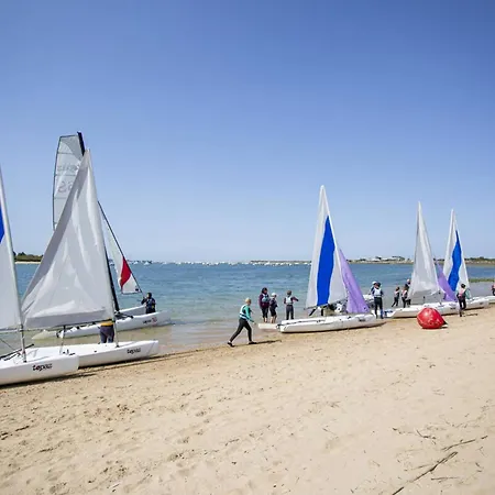 Appartement Spacieux 70M², Piscine, Parking, Pres Plage Et Commerces - Fr-1-788-38 *