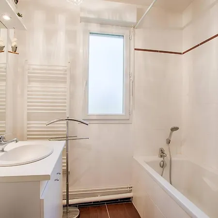 Appartement Spacieux 70M², Piscine, Parking, Pres Plage Et Commerces - Fr-1-788-38