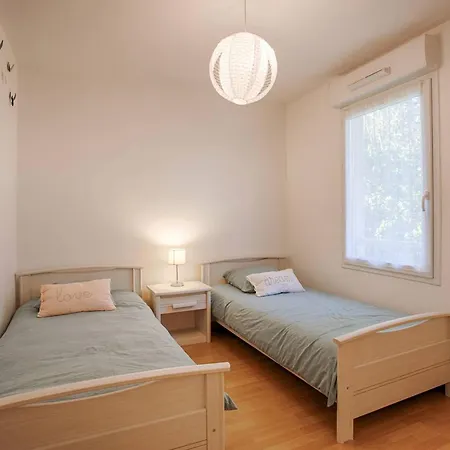 Spacieux 70m², Piscine, Parking, Pres Et Commerces - Fr-1-788-38 *